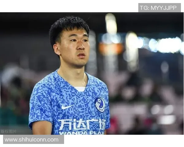 吴伟专访：从青涩少年到足球巨星的成长之路回顾